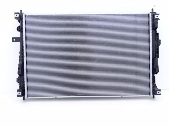 Gebruikte Radiateur Peugeot 5008 III (KA/KB/KC) 1.6 16V THP Prijs € 102,85 Inclusief btw aangeboden door Automaterialen Ronald Morien B.V.