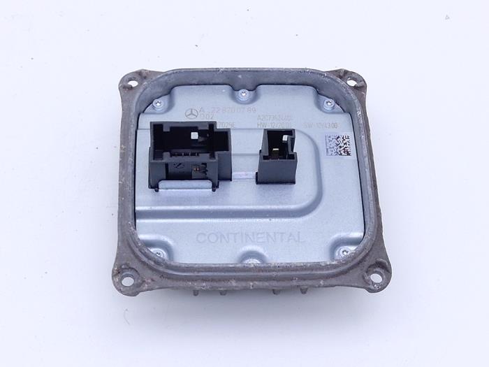 Gebruikte Module Verlichting Mercedes C-Klasse AMG (W205) C-63 S,Edition 1 AMG 4.0 V8 Biturbo Prijs € 175,00 Margeregeling aangeboden door Automaterialen Ronald Morien B.V.