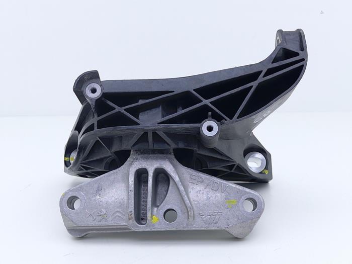 Gebruikte Motorrubber Peugeot 5008 III (KA/KB/KC) 1.6 16V THP Prijs € 35,01 Inclusief btw aangeboden door Automaterialen Ronald Morien B.V.