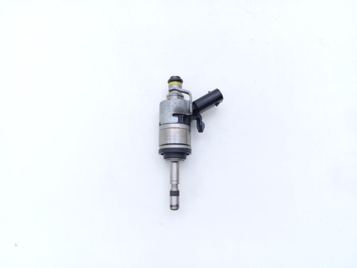 Gebruikte Injector (benzine injectie) Volkswagen Golf VIII Variant (GC5) 2.0 TSI R 16V 4Motion Prijs € 49,00 Margeregeling aangeboden door Automaterialen Ronald Morien B.V.