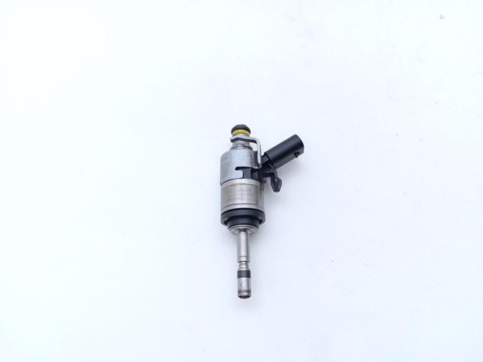Gebruikte Injector (benzine injectie) Volkswagen Golf VIII Variant (GC5) 2.0 TSI R 16V 4Motion Prijs € 49,00 Margeregeling aangeboden door Automaterialen Ronald Morien B.V.