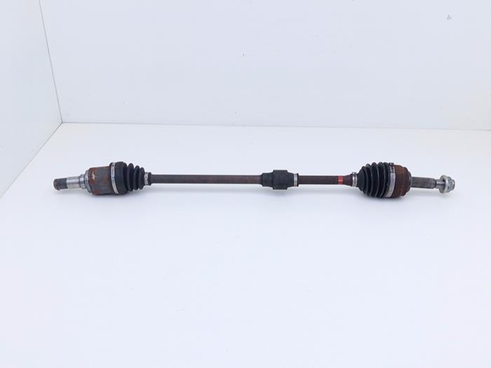 Gebruikte Aandrijfas rechts-voor Mitsubishi Space Star (A0) 1.2 12V Prijs € 55,00 Margeregeling aangeboden door Automaterialen Ronald Morien B.V.