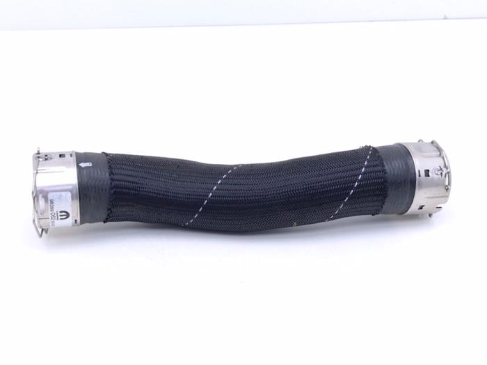Gebruikte Intercooler Slang Peugeot 5008 III (KA/KB/KC) 1.6 16V THP Prijs € 45,00 Inclusief btw aangeboden door Automaterialen Ronald Morien B.V.