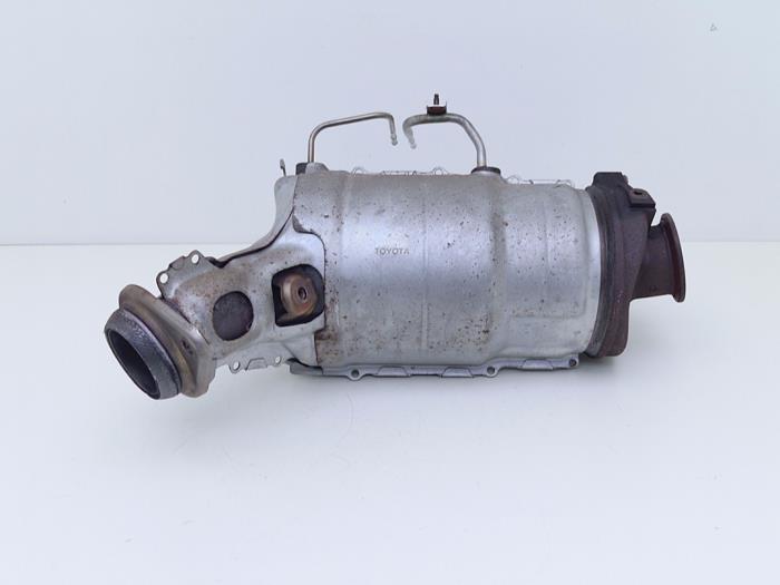 Gebruikte Roetfilter Toyota Hilux V/VI 2.4 D4D-F 16V 4x4 Prijs € 961,95 Inclusief btw aangeboden door Automaterialen Ronald Morien B.V.