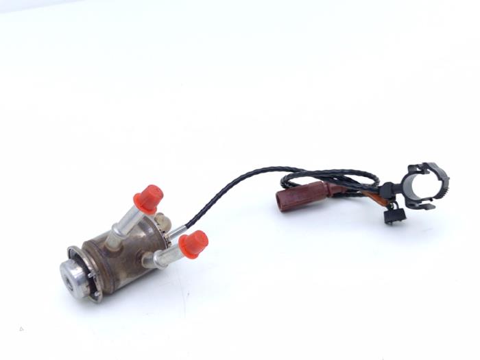 Gebruikte Injector adblue Volkswagen Transporter T6 2.0 TDI 150 Prijs € 48,99 Inclusief btw aangeboden door Automaterialen Ronald Morien B.V.