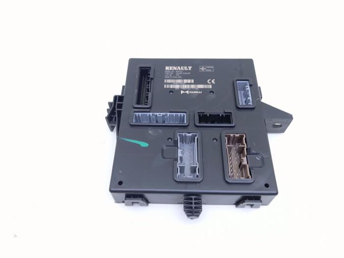 Gebruikte Bodycontrol Module Renault Trafic Passenger (1JL/2JL/3JL/4JL) 2.0 dCi 16V 170 Prijs € 95,00 Inclusief btw aangeboden door Automaterialen Ronald Morien B.V.