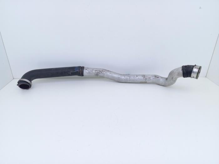 Gebruikte Intercooler Buis Volkswagen Phaeton (3D) 3.0 V6 TDI 24V 4Motion Prijs € 45,00 Margeregeling aangeboden door Automaterialen Ronald Morien B.V.
