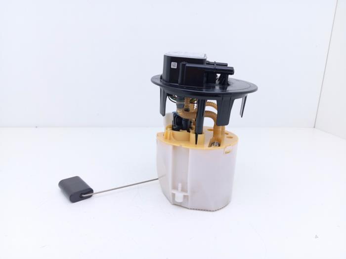 Gebruikte Tank element Pomp Opel Vivaro 2.0 CDTI 122 Prijs € 54,99 Inclusief btw aangeboden door Automaterialen Ronald Morien B.V.