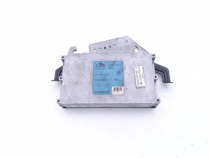 Gebruikte Computer ABS Volkswagen Golf III (1H1) 2.0 GTI Prijs € 75,00 Margeregeling aangeboden door Automaterialen Ronald Morien B.V.