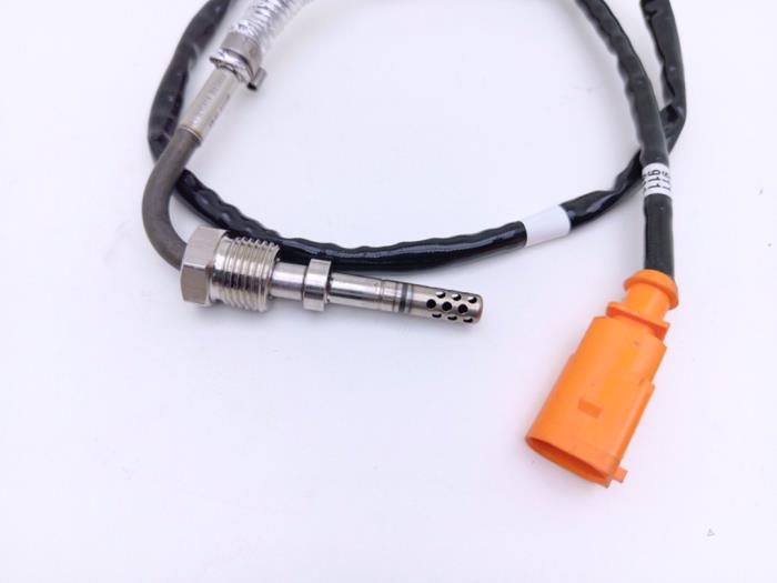 Gebruikte Temperatuursensor Motor Volkswagen Golf VI (5K1) 2.0 TDI 16V Prijs € 45,00 Inclusief btw aangeboden door Automaterialen Ronald Morien B.V.