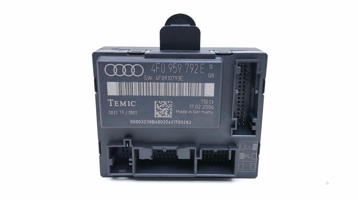 Gebruikte Computer Diversen Audi A6 Avant Quattro (C6) 2.7 TDI V6 24V Prijs € 25,00 Margeregeling aangeboden door Automaterialen Ronald Morien B.V.