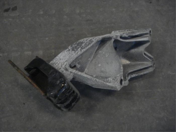 Gebruikte Motorsteun Volkswagen Amarok 2.0 BiTDI 16V 140 Prijs € 60,00 Margeregeling aangeboden door Automaterialen Ronald Morien B.V.