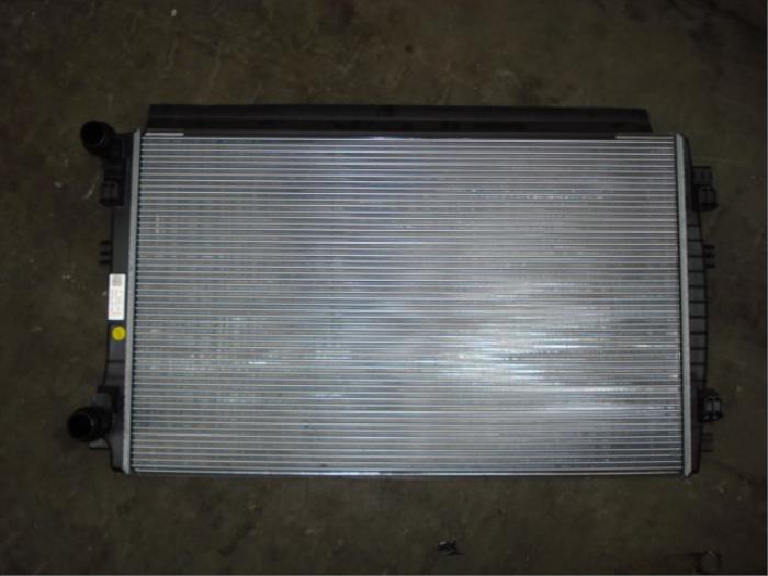 Gebruikte Radiateur Volkswagen Golf VII (AUA) 1.4 TSI 16V Prijs € 65,00 Margeregeling aangeboden door Automaterialen Ronald Morien B.V.