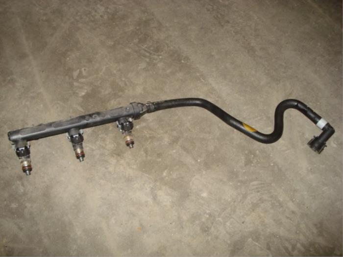 Gebruikte Injector brug Skoda Citigo 1.0 12V Prijs € 45,00 Margeregeling aangeboden door Automaterialen Ronald Morien B.V.