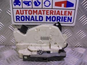 Gebruikte Portierslot Mechaniek 4Deurs rechts-voor Volkswagen Tiguan (5N1/2) 2.0 TDI 16V Prijs € 25,00 Margeregeling aangeboden door Automaterialen Ronald Morien B.V.