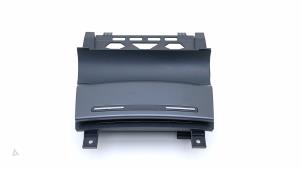 Gebruikte Asbak voor Audi A3 (8P1) 2.0 TDI 16V Prijs € 15,00 Margeregeling aangeboden door Automaterialen Ronald Morien B.V.