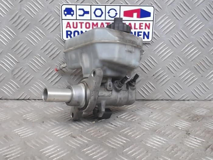 Gebruikte Hoofdremcilinder Volkswagen Passat CC (357) 2.0 TDI 16V 135 Prijs € 49,00 Margeregeling aangeboden door Automaterialen Ronald Morien B.V.