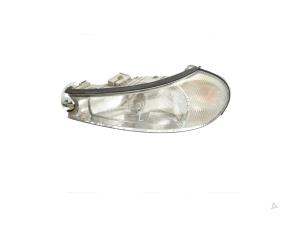 Gebruikte Linker Koplamp Ford Mondeo II 1.8i 16V E2/96 EEC Prijs € 20,00 Margeregeling aangeboden door Automaterialen Ronald Morien B.V.