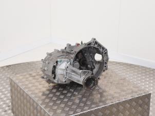 Nieuwe Versnellingsbak Volkswagen Transporter T4 2.0 Prijs € 1.754,50 Inclusief btw aangeboden door Automaterialen Ronald Morien B.V.