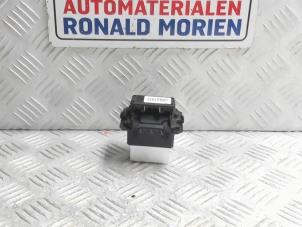 Gebruikte Kachel Weerstand Renault Twingo II (CN) 1.2 16V Prijs € 10,00 Margeregeling aangeboden door Automaterialen Ronald Morien B.V.