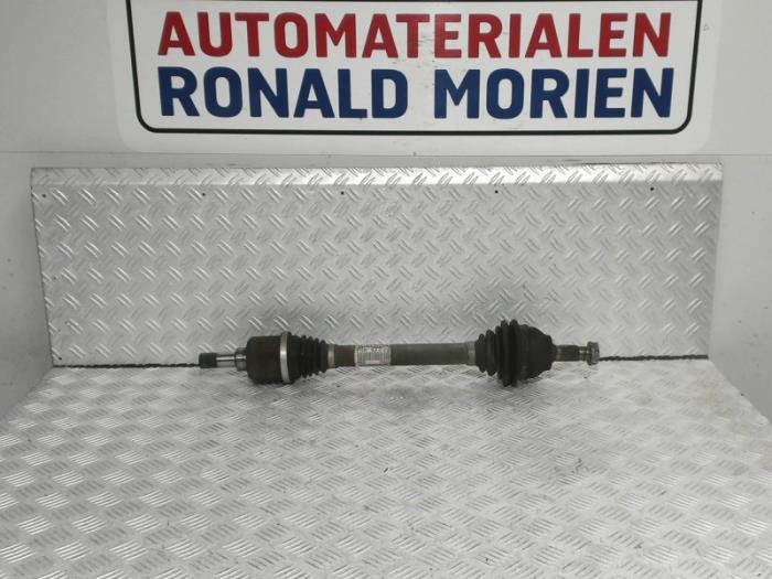 Gebruikte Aandrijfas links-voor Citroen C3 (FC/FL/FT) 1.6 HDi 16V 92 Prijs € 35,00 Margeregeling aangeboden door Automaterialen Ronald Morien B.V.