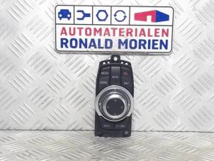 Gebruikte Navigatie bedienings paneel BMW 3 serie (F30) 328d 2.0 16V Prijs € 95,00 Margeregeling aangeboden door Automaterialen Ronald Morien B.V.