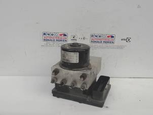 Gebruikte ABS Pomp Volvo S60 I (RS/HV) 2.4 T5 20V Prijs € 125,00 Margeregeling aangeboden door Automaterialen Ronald Morien B.V.