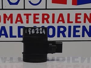 Gebruikte Luchtmassameter Volkswagen Passat Variant (3C5) 2.0 TDI 16V 135 Prijs € 12,40 Margeregeling aangeboden door Automaterialen Ronald Morien B.V.