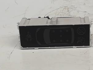 Gebruikte Display Interieur Peugeot 5008 I (0A/0E) 1.6 HDiF 16V Prijs € 15,00 Margeregeling aangeboden door Automaterialen Ronald Morien B.V.