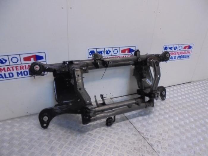 Gebruikte Subframe Citroen DS5 (KD/KF) 2.0 165 HYbrid4 16V Prijs € 95,00 Margeregeling aangeboden door Automaterialen Ronald Morien B.V.