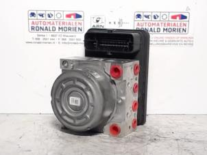 Gebruikte ABS Pomp Peugeot 208 I (CA/CC/CK/CL) 1.4 HDi Prijs € 150,00 Margeregeling aangeboden door Automaterialen Ronald Morien B.V.