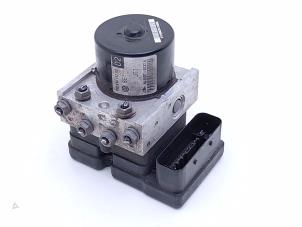 Gebruikte ABS Pomp Volkswagen Caddy III (2KA,2KH,2CA,2CH) 1.9 TDI Prijs € 29,00 Margeregeling aangeboden door Automaterialen Ronald Morien B.V.