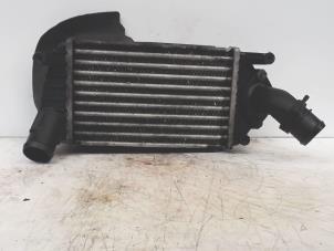 Gebruikte Intercooler Volkswagen Lupo (6X1) 1.2 TDI 3L Prijs € 75,00 Margeregeling aangeboden door Automaterialen Ronald Morien B.V.