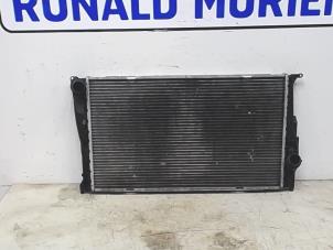 Gebruikte Radiateur BMW 3 serie (E90) 330i 24V Prijs € 30,00 Margeregeling aangeboden door Automaterialen Ronald Morien B.V.