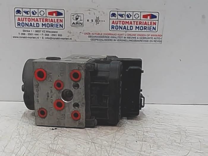 Gebruikte ABS Pomp Renault Espace (JE) 2.0i 16V Prijs € 50,00 Margeregeling aangeboden door Automaterialen Ronald Morien B.V.