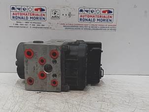 Gebruikte ABS Pomp Renault Espace (JE) 2.0i 16V Prijs € 50,00 Margeregeling aangeboden door Automaterialen Ronald Morien B.V.