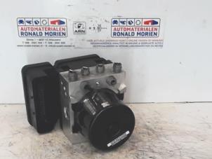 Gebruikte ABS Pomp Volkswagen Jetta IV (162/16A) 1.6 TDI 16V Prijs € 175,00 Margeregeling aangeboden door Automaterialen Ronald Morien B.V.