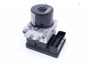 Gebruikte ABS Pomp BMW 3 serie Touring (E91) 318i 16V Prijs € 35,00 Margeregeling aangeboden door Automaterialen Ronald Morien B.V.