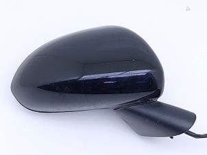 Gebruikte Buitenspiegel rechts Opel Corsa D 1.2 16V Prijs € 35,00 Margeregeling aangeboden door Automaterialen Ronald Morien B.V.