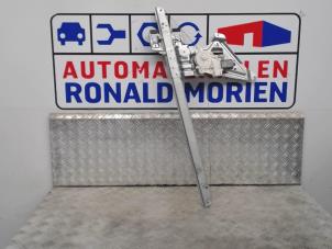 Gebruikte Raammechaniek 2Deurs links-voor Volkswagen Crafter Prijs € 55,00 Margeregeling aangeboden door Automaterialen Ronald Morien B.V.
