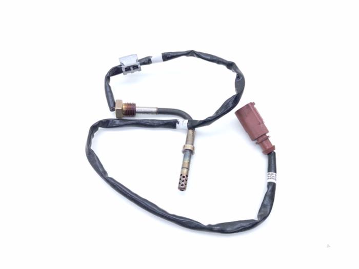 Gebruikte Uitlaat temperatuursensor Volkswagen Jetta IV (162/16A) 1.6 TDI 16V Prijs € 25,00 Margeregeling aangeboden door Automaterialen Ronald Morien B.V.