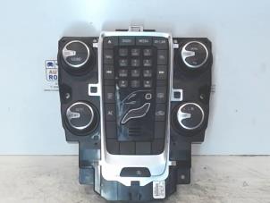 Gebruikte Bedieningspaneel Multi Media Volvo V40 (MV) 1.6 D2 Prijs € 125,00 Margeregeling aangeboden door Automaterialen Ronald Morien B.V.