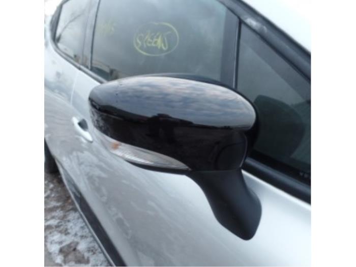 Buitenspiegel rechts van een Renault Clio IV (5R)  2014