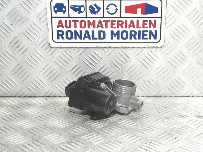Gebruikte Gasklephuis Peugeot 2008 (CU) 1.2 Vti 12V PureTech 82 Prijs € 19,00 Margeregeling aangeboden door Automaterialen Ronald Morien B.V.