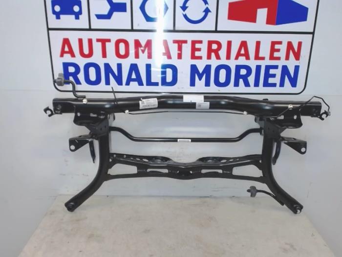 Gebruikte Subframe Volkswagen Touran (5T1) 2.0 TDI 150 Prijs € 95,00 Margeregeling aangeboden door Automaterialen Ronald Morien B.V.