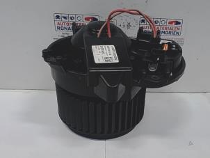 Gebruikte Chaufage Ventilatiemotor Mercedes CLA (117.3) 1.8 CLA-200 CDI 16V Prijs € 65,00 Margeregeling aangeboden door Automaterialen Ronald Morien B.V.