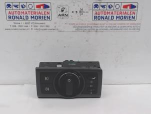 Gebruikte Licht Schakelaar Opel Antara (LA6) 2.2 CDTI 16V 4x4 Prijs € 35,00 Margeregeling aangeboden door Automaterialen Ronald Morien B.V.