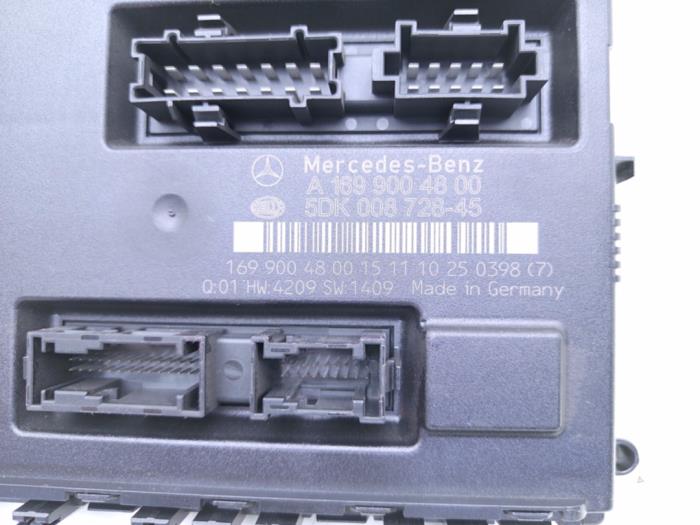 BCM van een Mercedes-Benz A (W169) 2.0 A-180 CDI 16V 2011