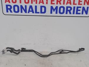 Gebruikte Oliedruk Leiding Porsche Cayenne (9PA) 3.0 TDI V6 24V Prijs € 150,00 Margeregeling aangeboden door Automaterialen Ronald Morien B.V.