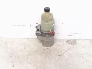 Gebruikte Pomp Servo Volvo C30 (EK/MK) 1.6 D 16V Prijs € 200,00 Margeregeling aangeboden door Automaterialen Ronald Morien B.V.